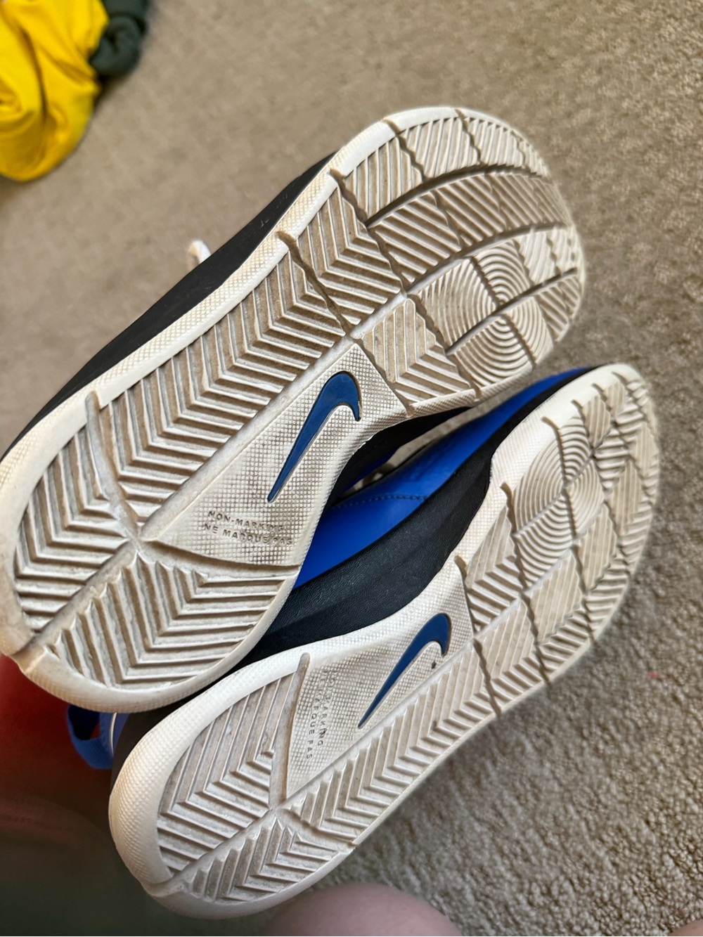 Nike Team Hustle Sneakers - Picture 5 of 5